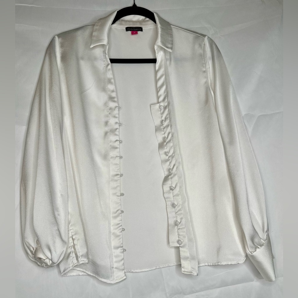 Vince Camuto pearl ivory silky long sleeve blouse